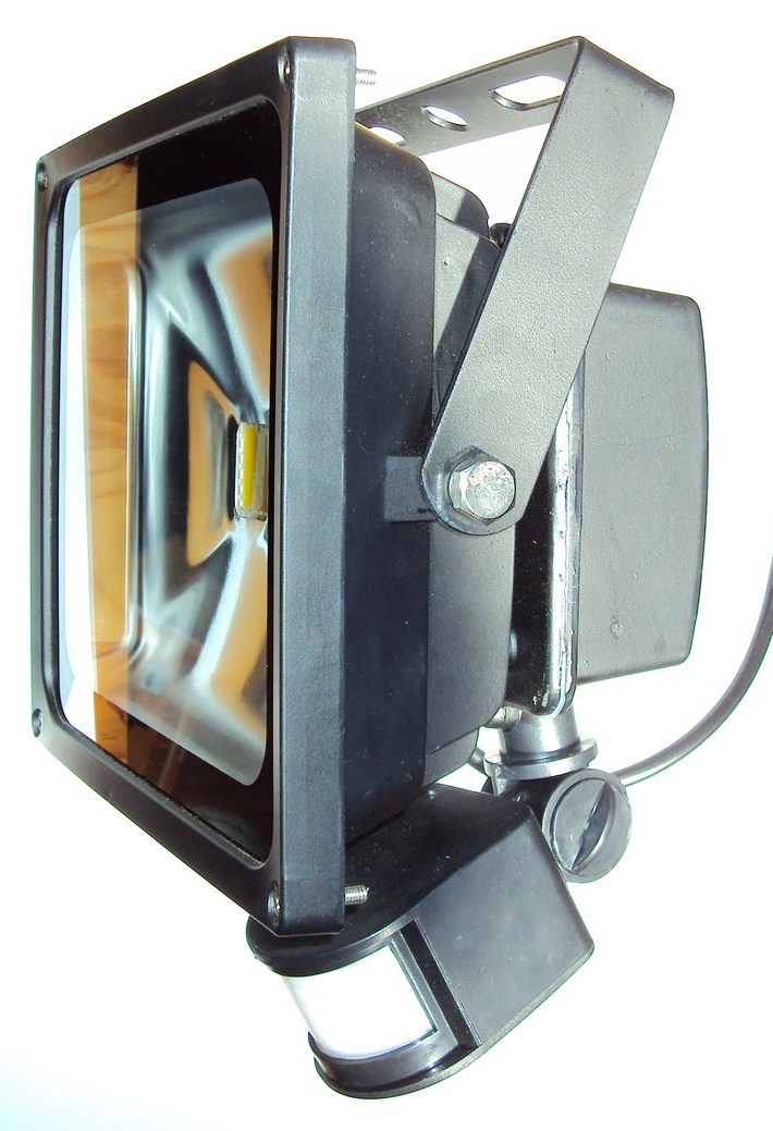 Projecteur à LED 30W avec detceur de mouvements 3- www.ab-power-led.com