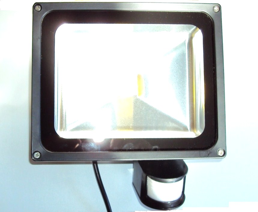 Projecteur à LED 30W avec detceur de mouvements 2- www.ab-power-led.com