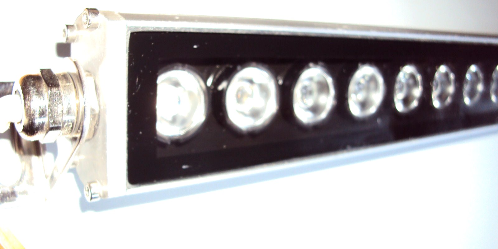Lèche mur 18W IP65 24V (2)    AB POWER LED